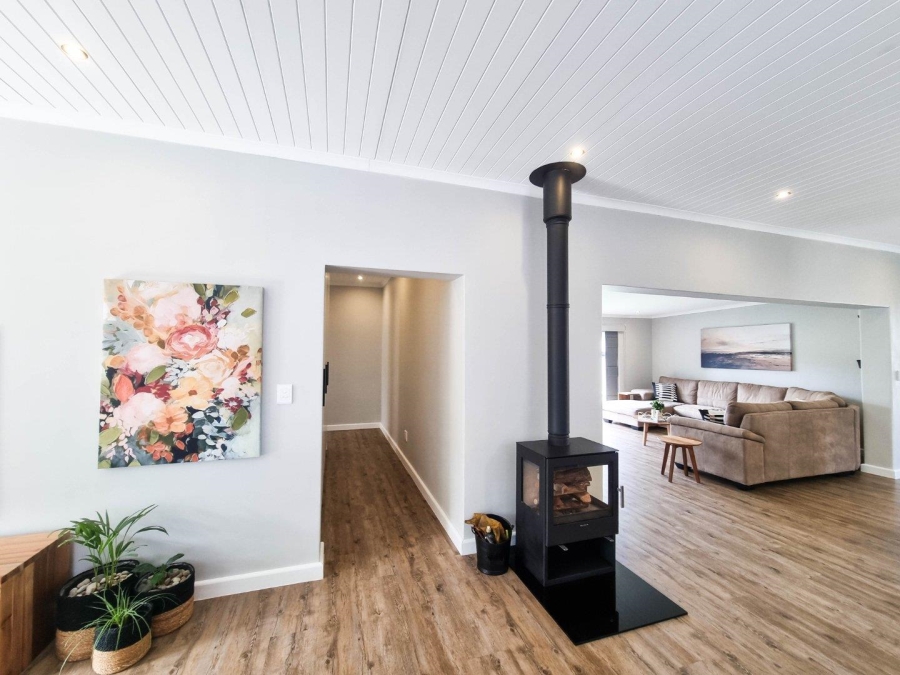 3 Bedroom Property for Sale in Sandbaai Western Cape